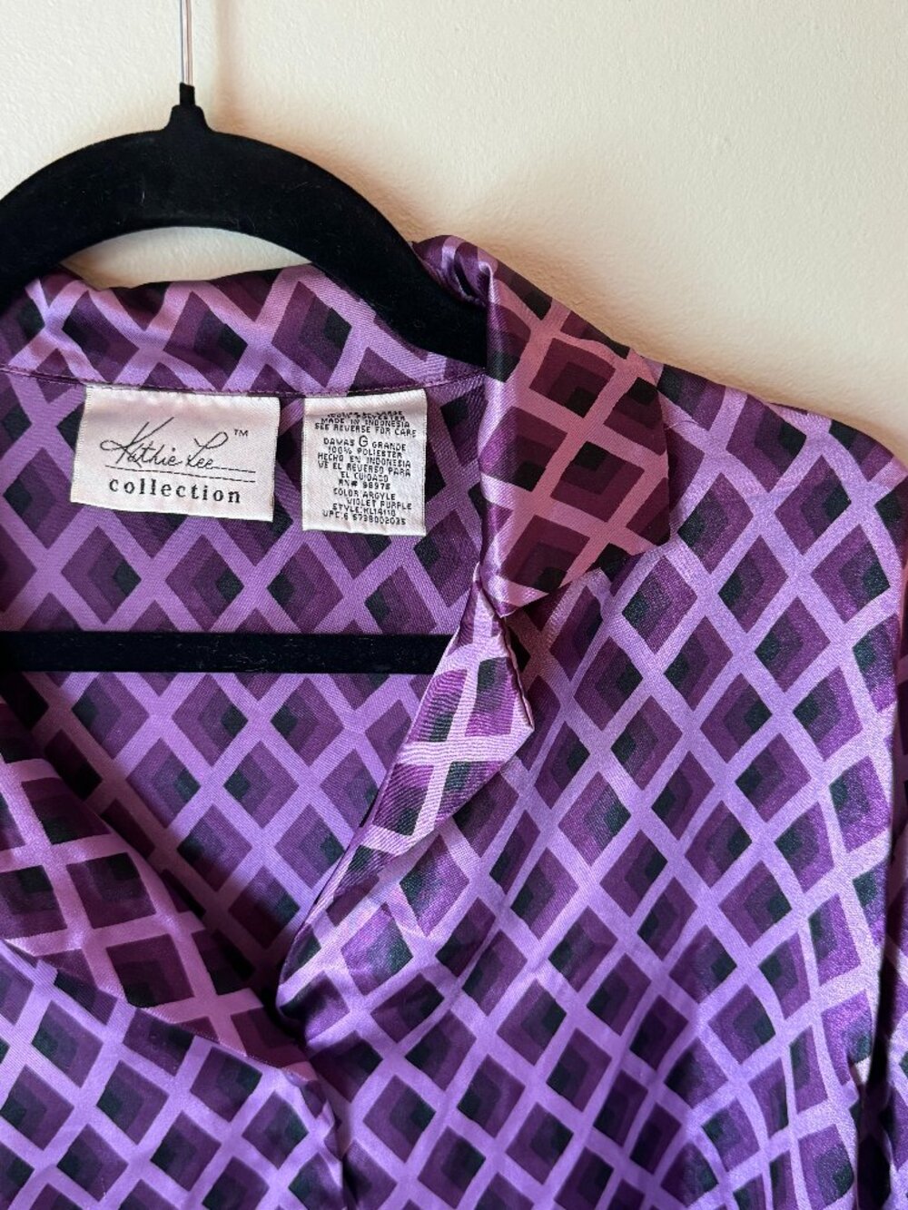 Kathie Lee Collection Purple Diamond Pattern Polyester Satin Button Down Blouse